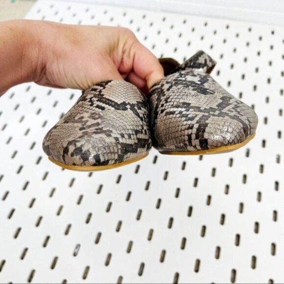 Boutique by CORKY’S Zenobia Taupe Metallic Snake Embossed D'Orsay Flats - size 6 - Picture 6 of 9